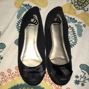 Fergalicious black flats